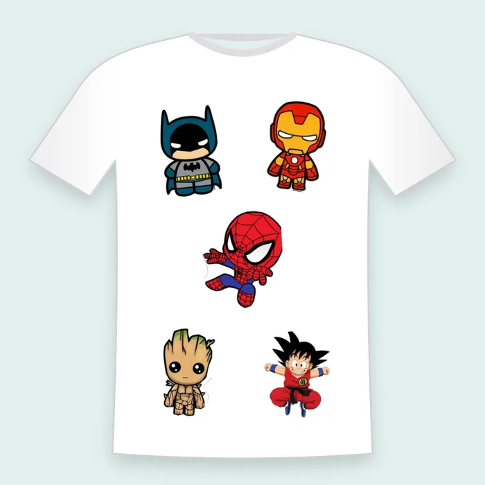 Camiseta con stickers de superhéroes